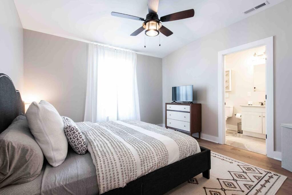 Newly Renovated 3 Bedroom Shelby Park Home **Free Parking** Louisville Esterno foto