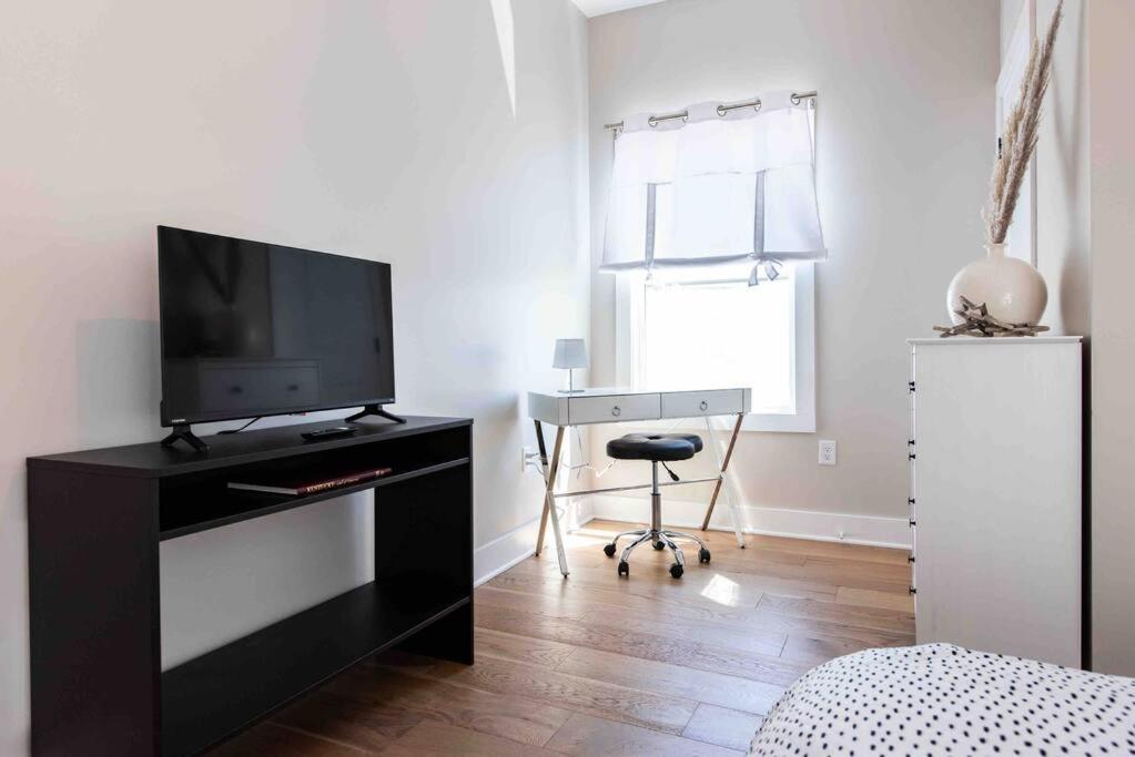 Newly Renovated 3 Bedroom Shelby Park Home **Free Parking** Louisville Esterno foto