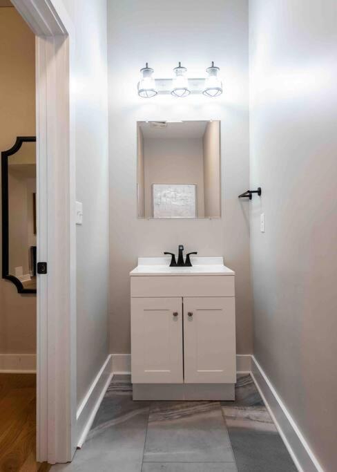 Newly Renovated 3 Bedroom Shelby Park Home **Free Parking** Louisville Esterno foto