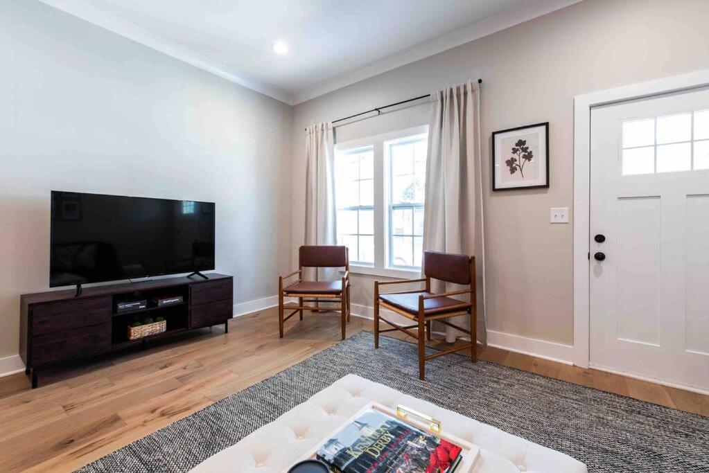 Newly Renovated 3 Bedroom Shelby Park Home **Free Parking** Louisville Esterno foto