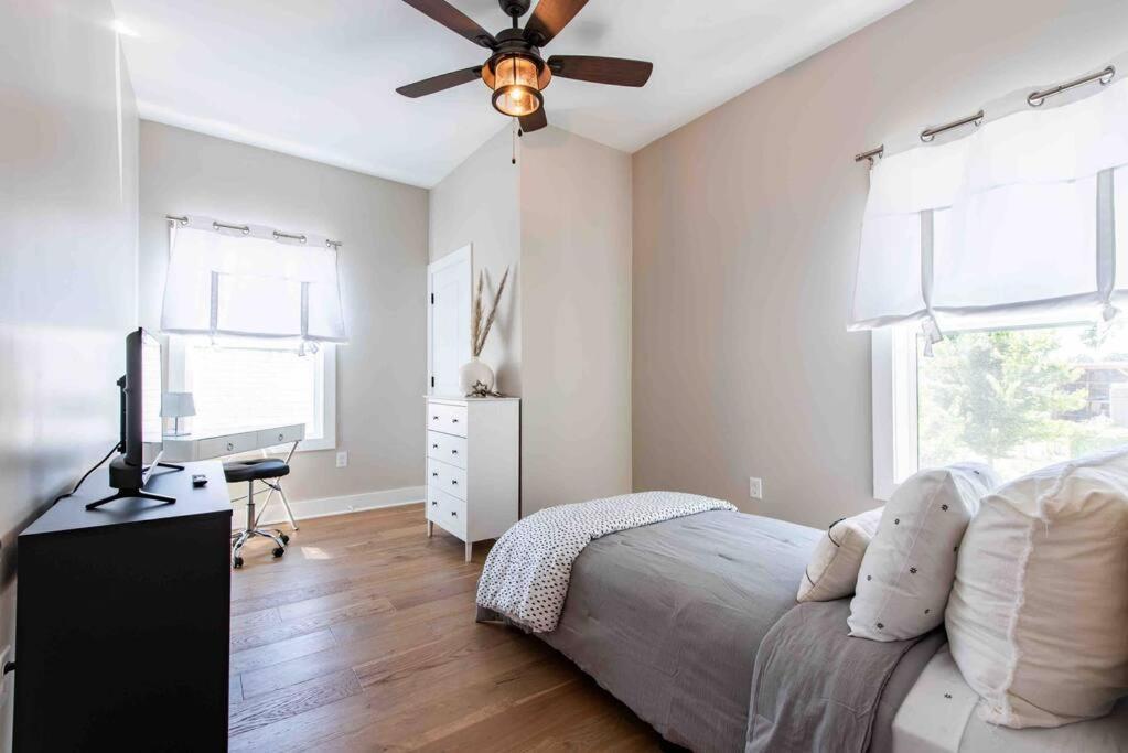 Newly Renovated 3 Bedroom Shelby Park Home **Free Parking** Louisville Esterno foto