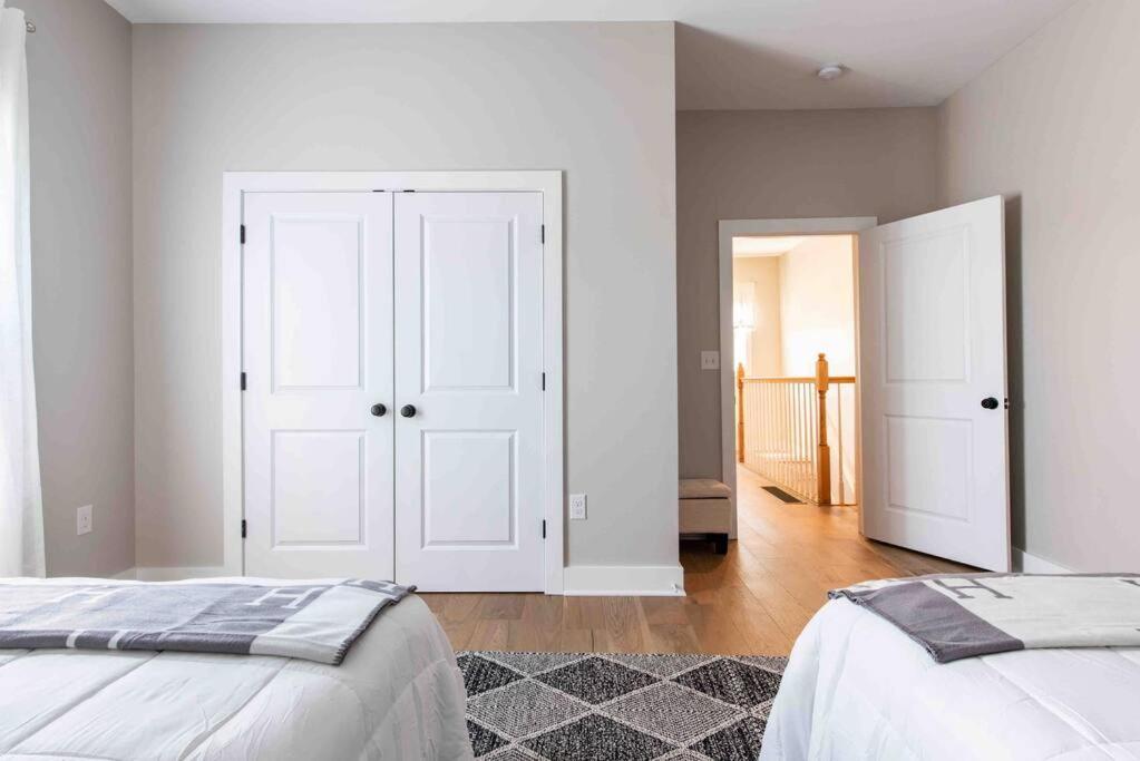 Newly Renovated 3 Bedroom Shelby Park Home **Free Parking** Louisville Esterno foto